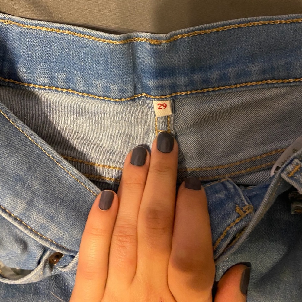 Levi Capris - Picture 4 of 4